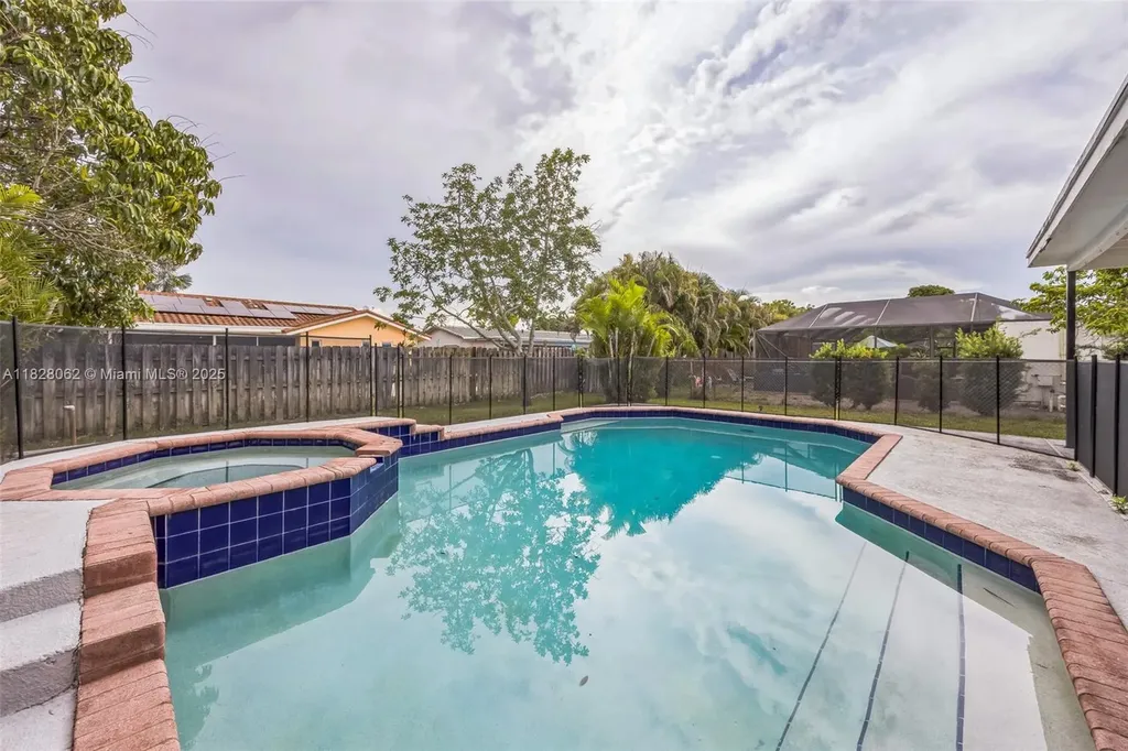 867 Ramblewood Drive Coral Springs FL 33071