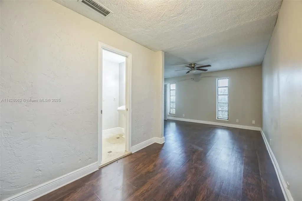 867 Ramblewood Drive Coral Springs FL 33071