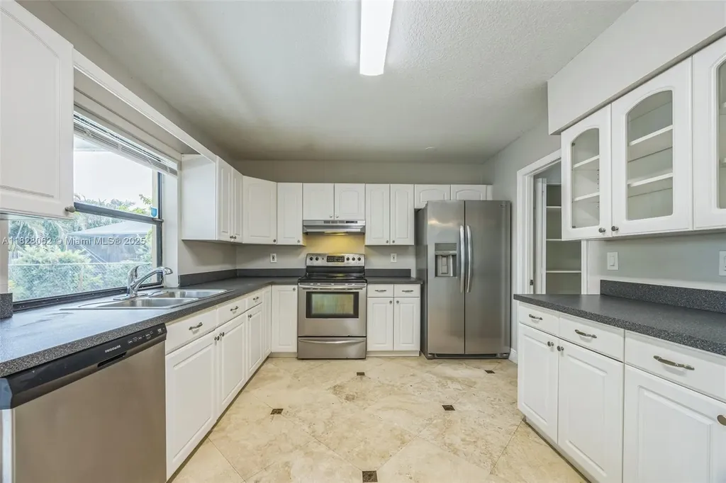 867 Ramblewood Drive Coral Springs FL 33071