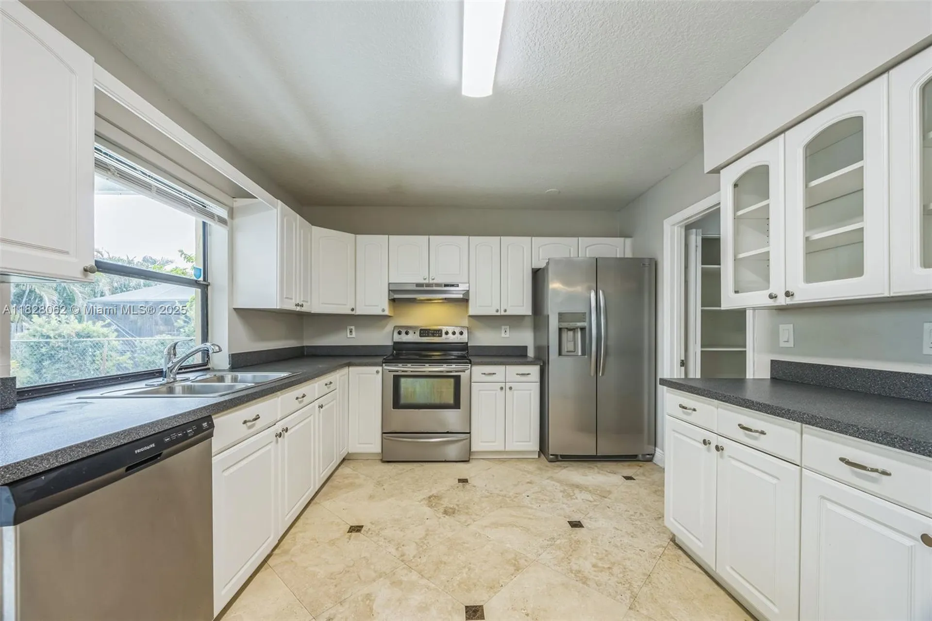 867 Ramblewood Drive Coral Springs FL 33071