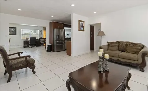 6901 SW 1st Court Pembroke Pines FL 33023