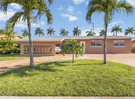 6901 SW 1st Court Pembroke Pines FL 33023