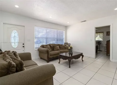 6901 SW 1st Court Pembroke Pines FL 33023