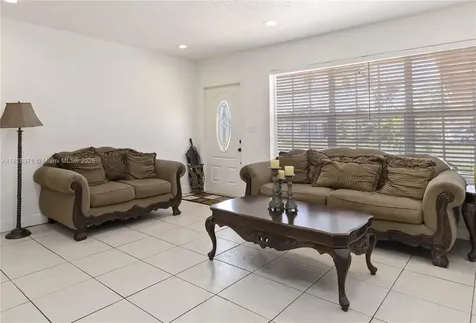 6901 SW 1st Court Pembroke Pines FL 33023