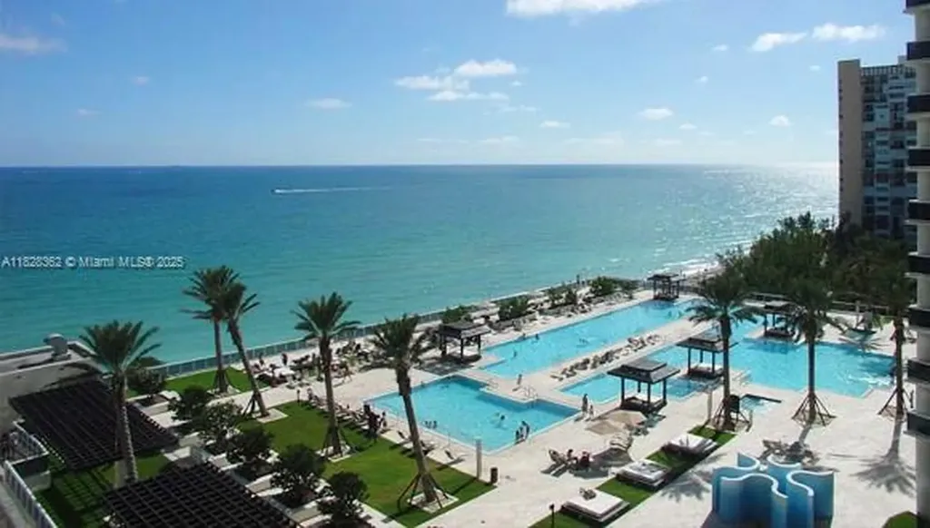 Hallandale Beach FL 33009