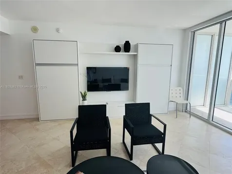 Hallandale Beach FL 33009