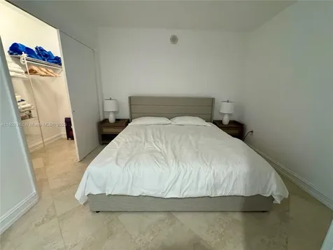 Hallandale Beach FL 33009