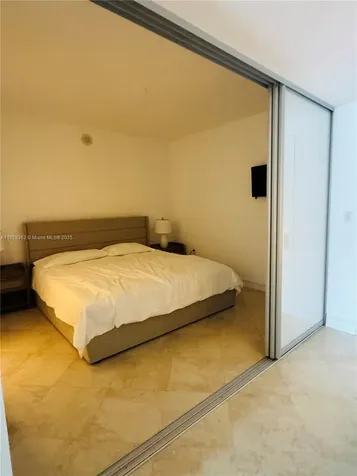 Hallandale Beach FL 33009