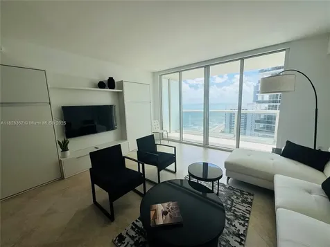 Hallandale Beach FL 33009
