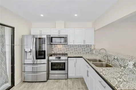 6141 NW 6th Street Miami FL 33126