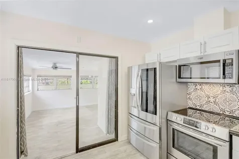 6141 NW 6th Street Miami FL 33126