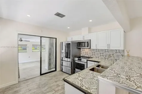 6141 NW 6th Street Miami FL 33126