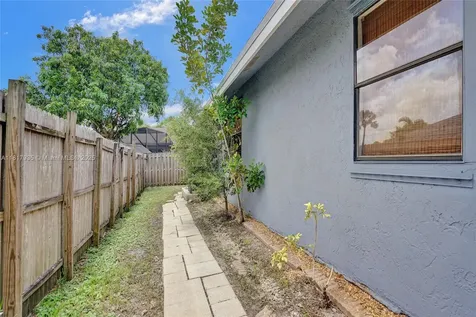 4459 NW 113th Lane Coral Springs FL 33065
