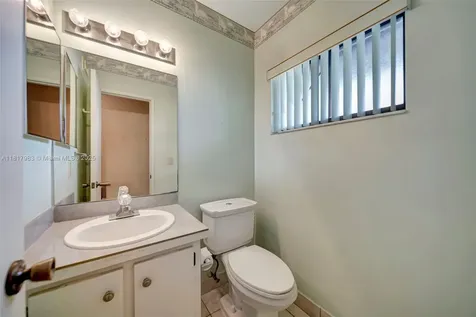 1615 N 14th Terrace Hollywood FL 33020