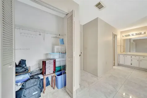 1615 N 14th Terrace Hollywood FL 33020