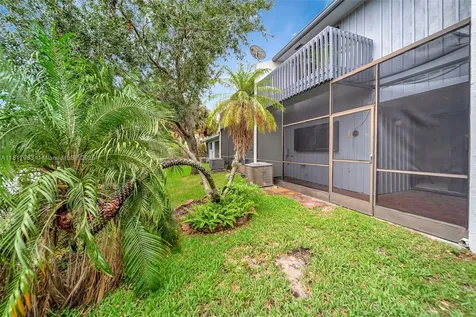 1615 N 14th Terrace Hollywood FL 33020