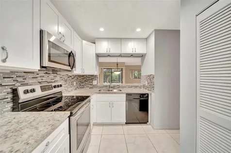1615 N 14th Terrace Hollywood FL 33020