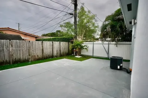 1647 NW 29th Avenue Miami FL 33125