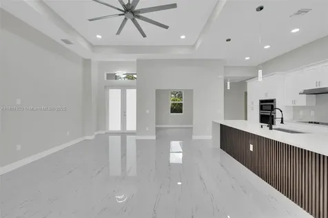 2807 40 Street W Lehigh Acres FL 33971