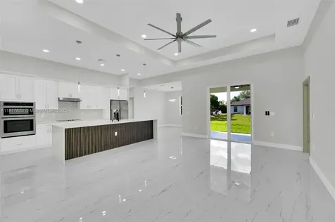2807 40 Street W Lehigh Acres FL 33971