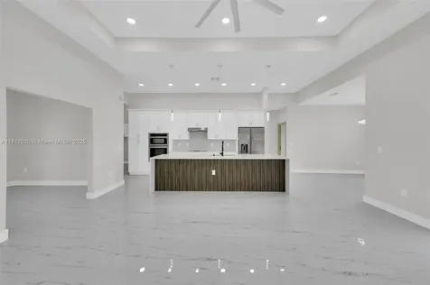 2807 40 Street W Lehigh Acres FL 33971