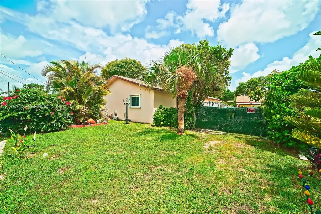10471 SW 174th Terrace Miami FL 33157