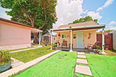 10471 SW 174th Terrace Miami FL 33157