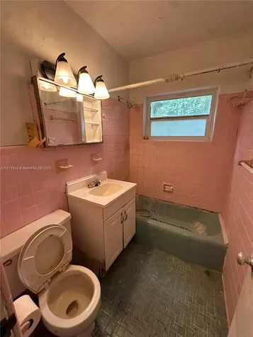 1151 NW 112th Street Miami FL 33168