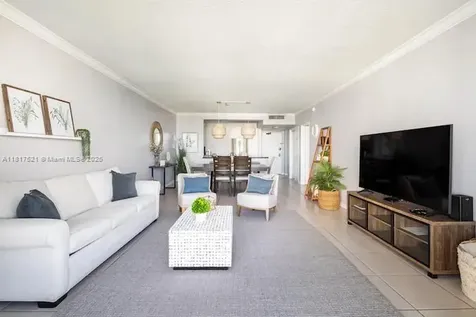 5601 Collins Avenue Miami Beach FL 33140