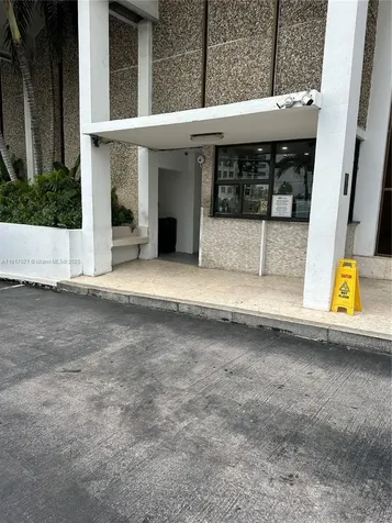 5601 Collins Avenue Miami Beach FL 33140