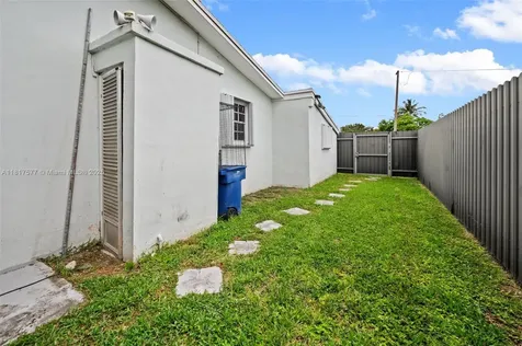 18930 NW 43rd Avenue Miami Gardens FL 33055