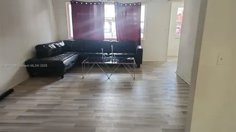 15115 NE 6th Avenue Miami FL 33162
