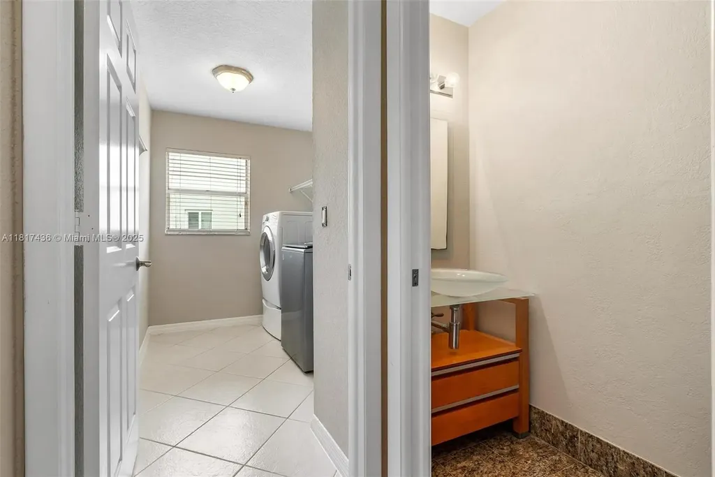 5248 NW 89th Drive Coral Springs FL 33067