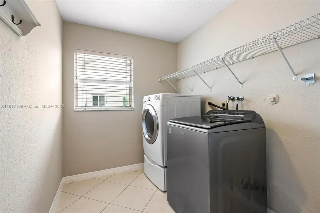 5248 NW 89th Drive Coral Springs FL 33067