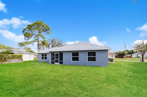 138 SW Bedford Road Port St. Lucie FL 34953