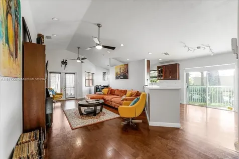 9462 NW 8th Circle Plantation FL 33324