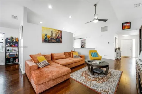 9462 NW 8th Circle Plantation FL 33324