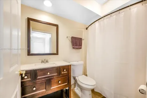 9462 NW 8th Circle Plantation FL 33324