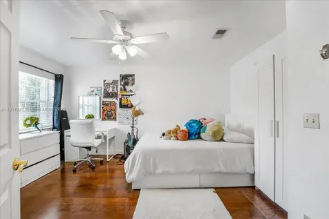 9462 NW 8th Circle Plantation FL 33324
