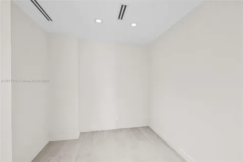 5700 Collins Avenue Miami Beach FL 33140