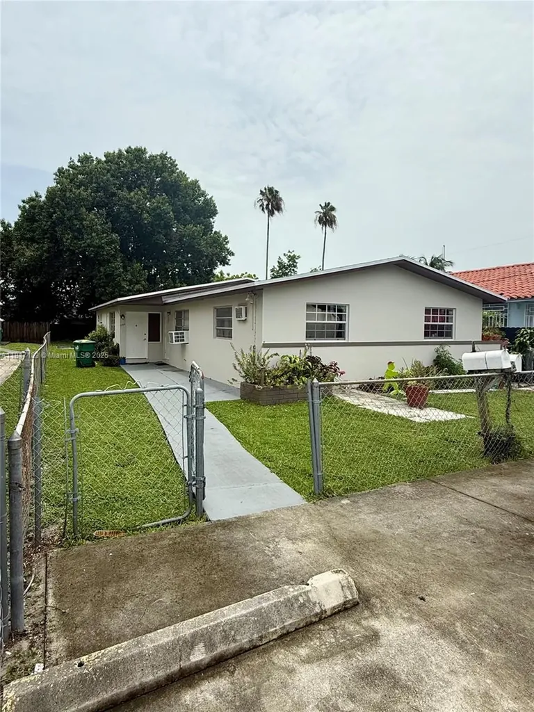 7152/7154 SW 22nd Street Miami FL 33155