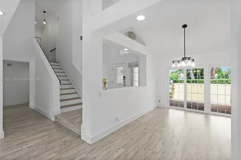 477 Spinnaker Weston FL 33326