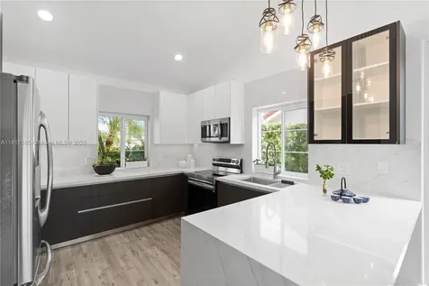 477 Spinnaker Weston FL 33326