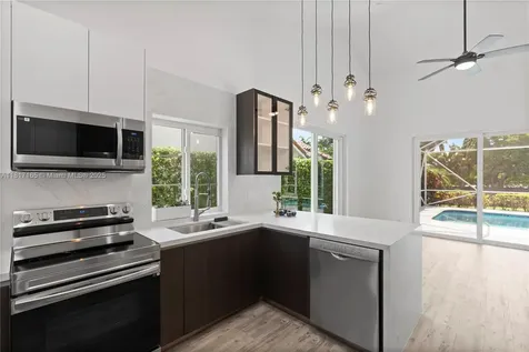 477 Spinnaker Weston FL 33326