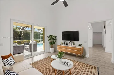 477 Spinnaker Weston FL 33326