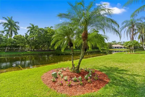 477 Spinnaker Weston FL 33326