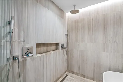 5775 Collins Avenue Miami Beach FL 33140