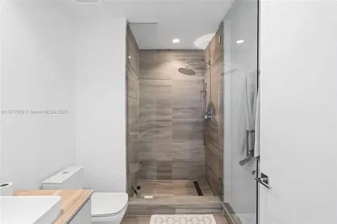 5775 Collins Avenue Miami Beach FL 33140