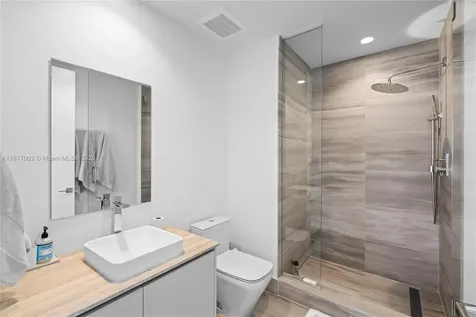 5775 Collins Avenue Miami Beach FL 33140