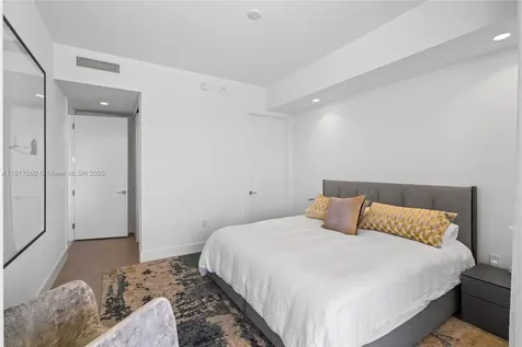 5775 Collins Avenue Miami Beach FL 33140